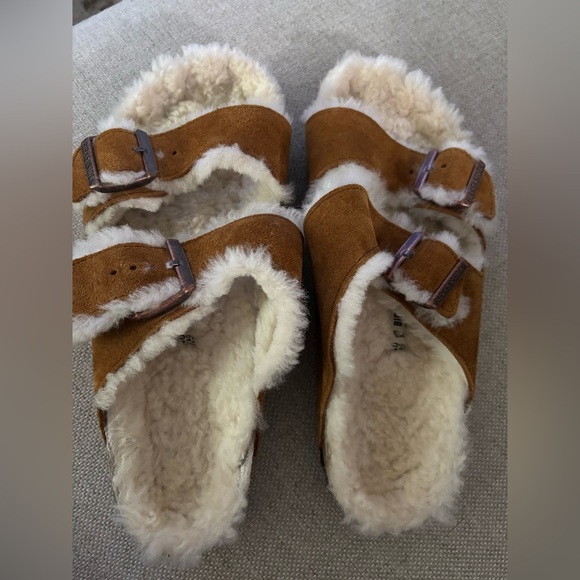 Arizona Shearling Birkenstocks - Picture 5 of 6